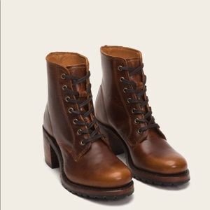 Like New! Rare Sabrina 6G lace up boot